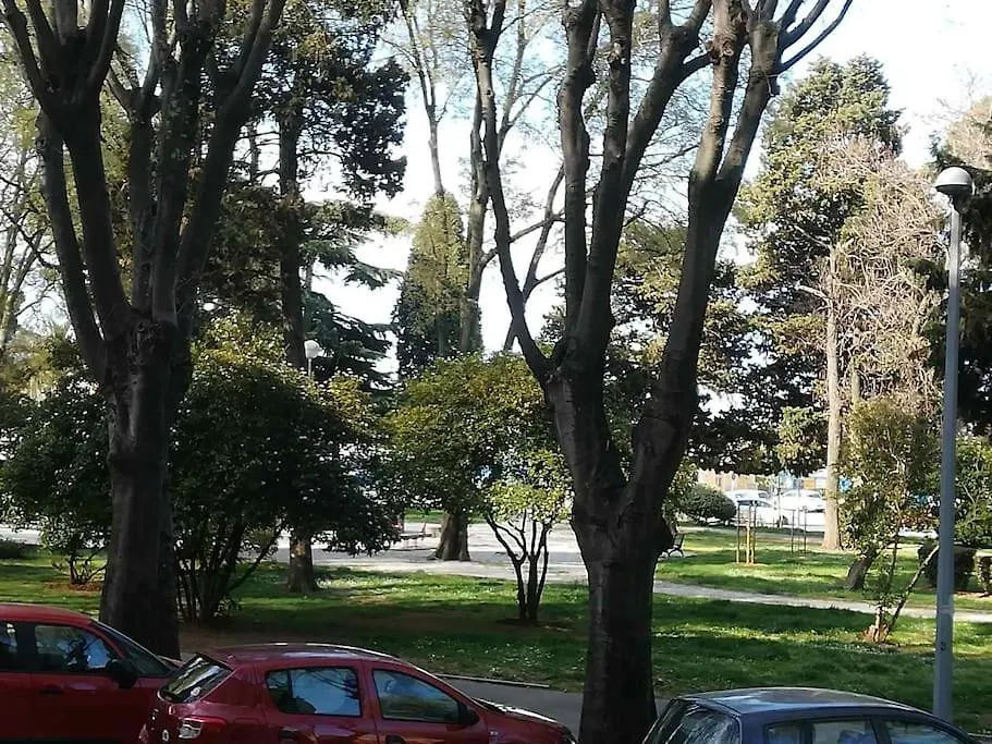 Lovely Apartment In The City Center Pula