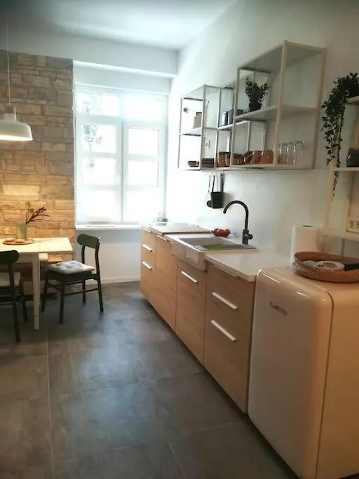 Lovely Apartment In The City Center Pula